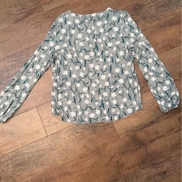 Liz Claiborne Keyhole Blouse - Picture 4 of 5